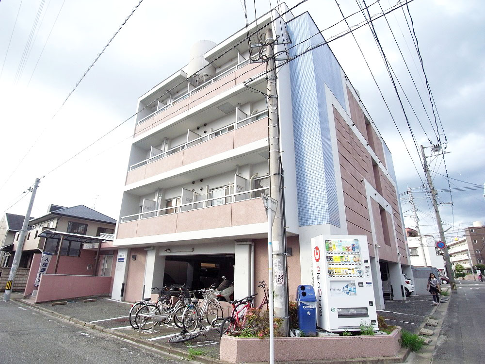 Building appearance. Auto-lock with a reinforced concrete apartment