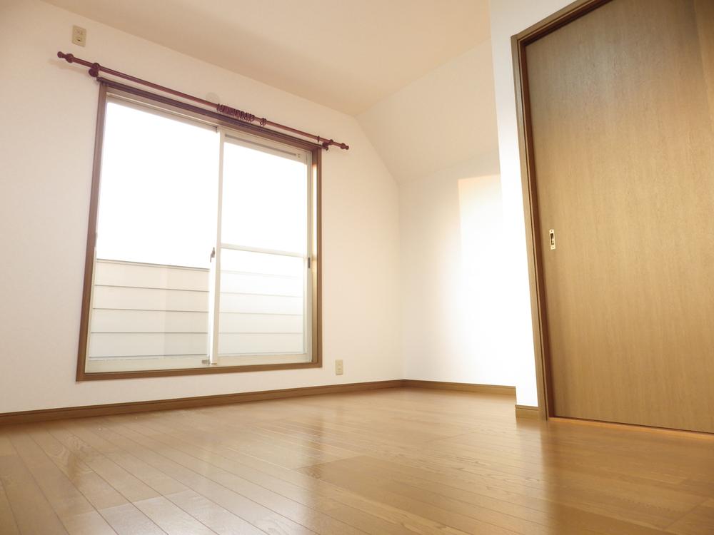 Non-living room. 2F of Western-style There are quire 7. 
