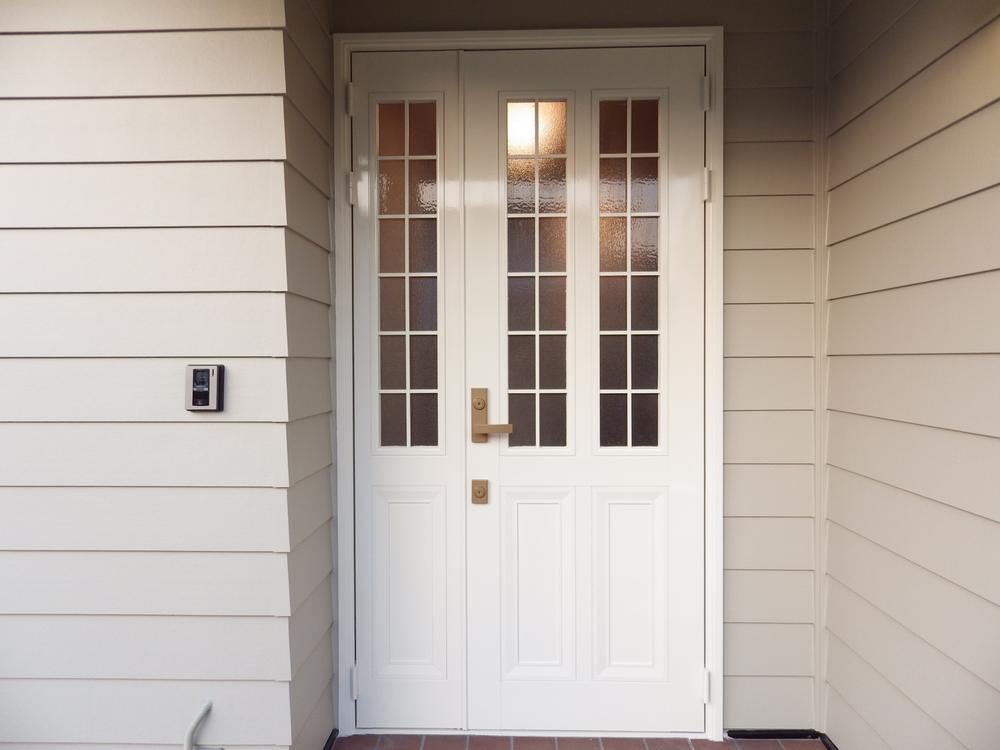 Other. Entrance door