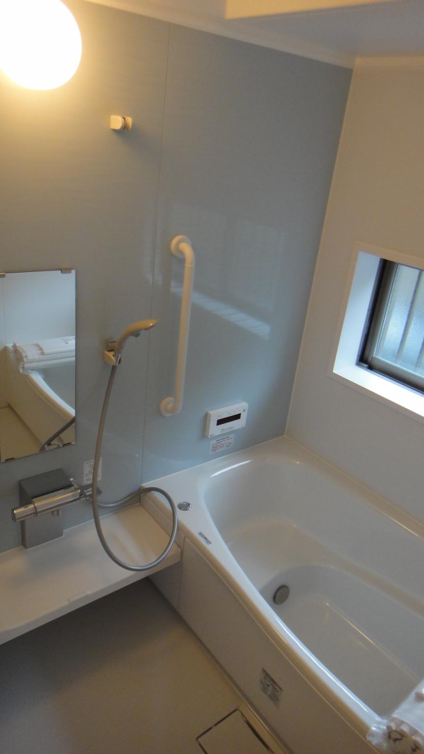 Same specifications photo (bathroom). It is different from the real thing.