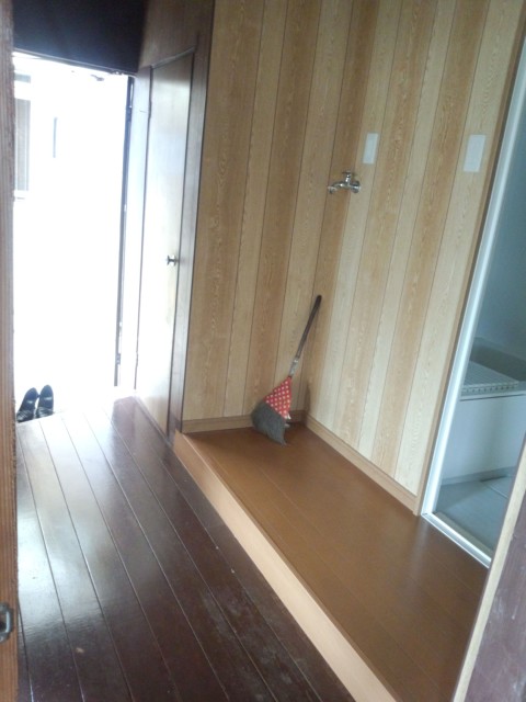 Other room space. Indoor washing machine possible! ! 