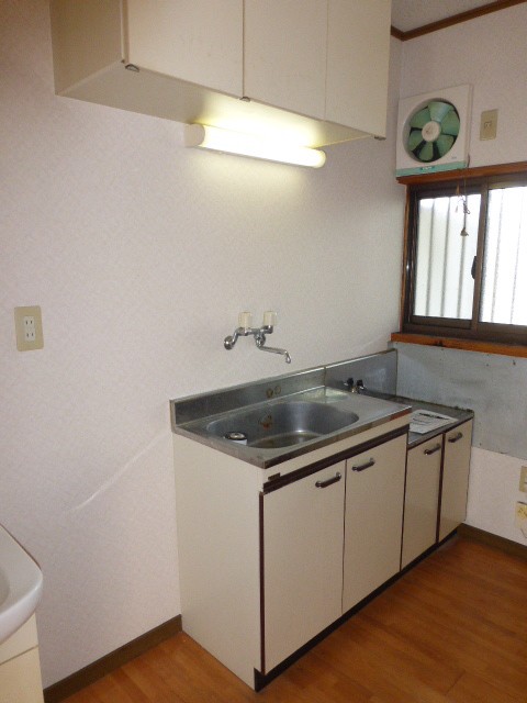 Kitchen. It is ventilation easy kitchen ☆ 