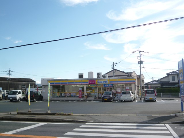 Convenience store. Ministop Co., Ltd.  700m to Yame Dondo the racemic (convenience store)
