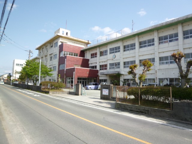 Primary school. Nagamine to elementary school (elementary school) 900m