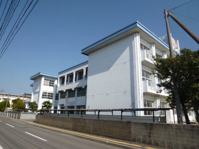 Junior high school. 700m until Fukushima junior high school (junior high school)