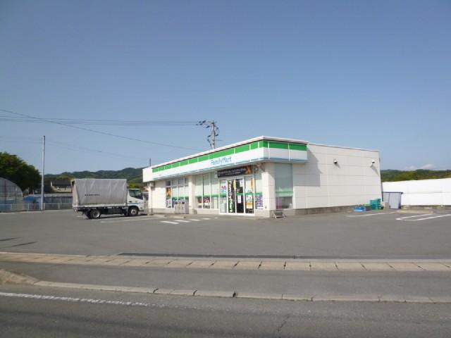 Convenience store. FamilyMart 600m until Hirokawa Hisaizumi shop