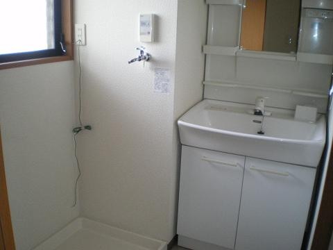 Other room space. Bright washroom