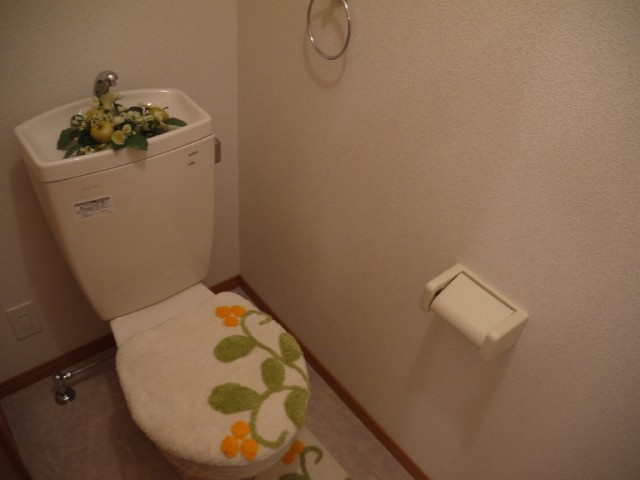 Toilet. It is with a shelf ☆ 