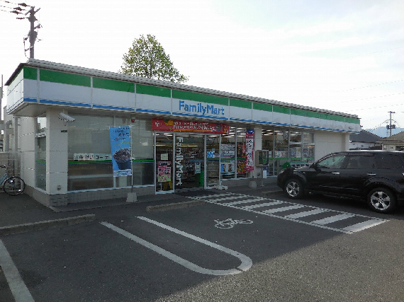 Convenience store. FamilyMart Katsuyama Kuroda store up (convenience store) 2611m