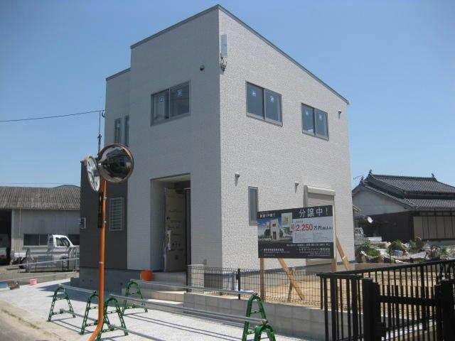 Local appearance photo