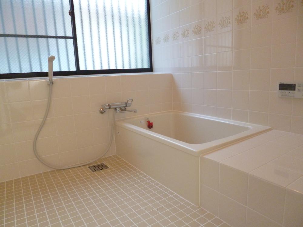 Bathroom. 1 tsubo or more With additional heating function