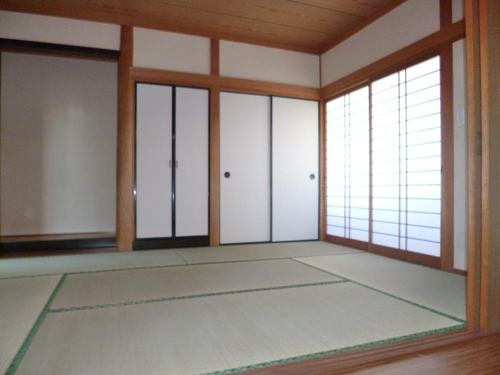 Other introspection. Japanese style room