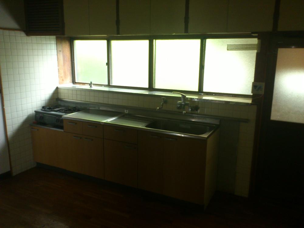 Kitchen. Room (August 2012) shooting