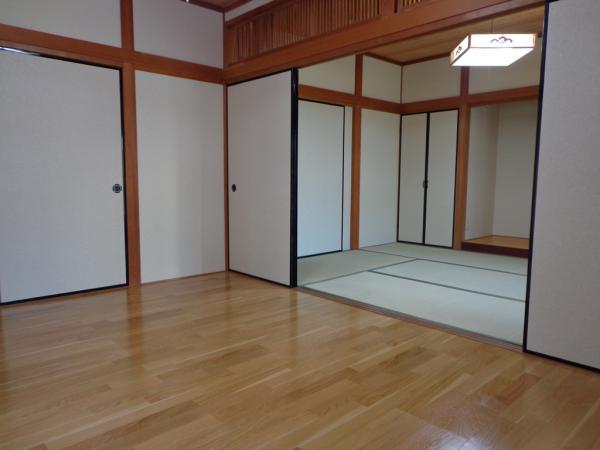 Non-living room. It has been changed to flooring
