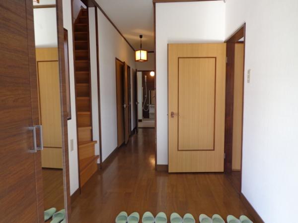 Entrance. We exchange shoebox