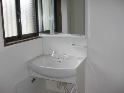 Wash basin, toilet. Indoor (10 May 2013) Shooting