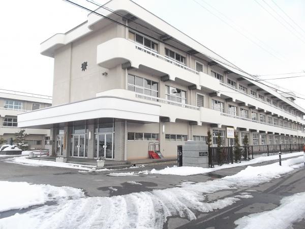 Primary school. Up to elementary school 1700m Ikki elementary school