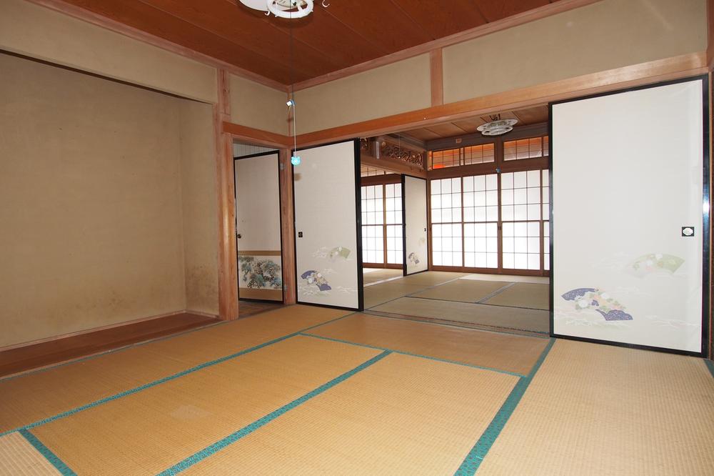 Non-living room. First floor north side Japanese-style room 8 tatami