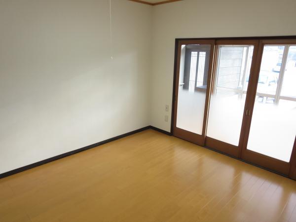Non-living room. Western-style flooring Chokawa, You Yes to Chokawa the cross