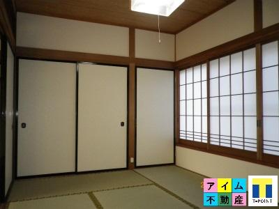 Non-living room. It is a Japanese-style room north. 