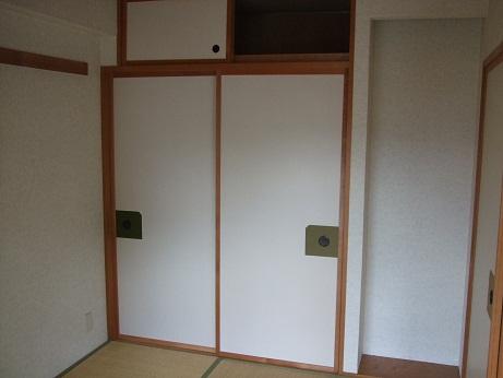 Non-living room. There is a closet storage in the Japanese-style room.