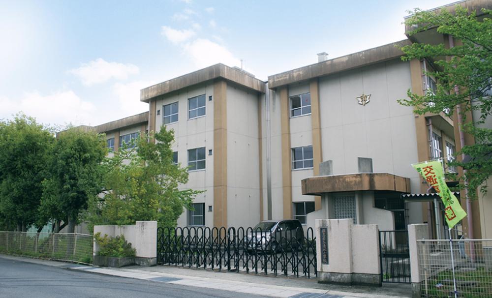 Junior high school. 1389m until the Fukushima Municipal Shimizu Junior High School