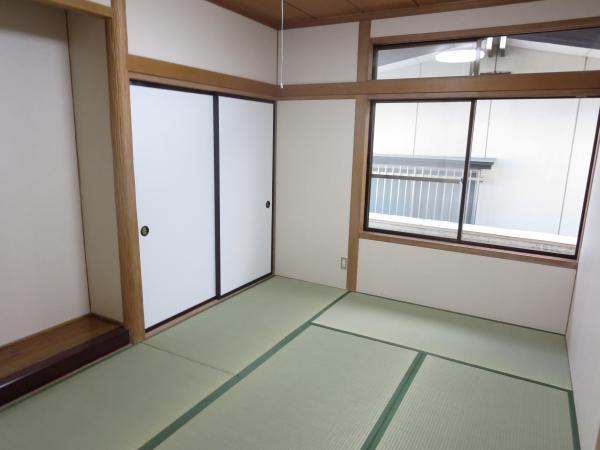 Non-living room. Tatami Japanese-style is Yes to Omotegae
