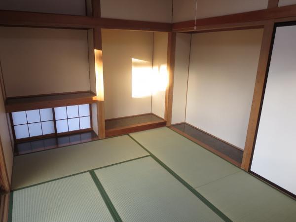 Non-living room. Tatami Japanese-style is Yes to Omotegae