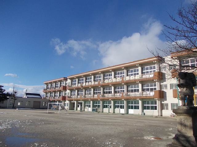 Junior high school. Asakawa Municipal 402m to Asakawa junior high school (junior high school)