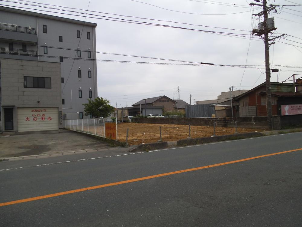Local photos, including front road. Contact us, Iwaki Real Estate Division: 0800-603-2484