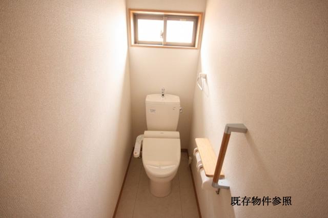 Toilet. Heating washing toilet seat