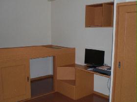 Living and room. Convenient bet under storage ☆  1st floor: parquet.