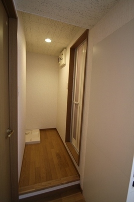 Other room space. It can also be used as a dressing room space