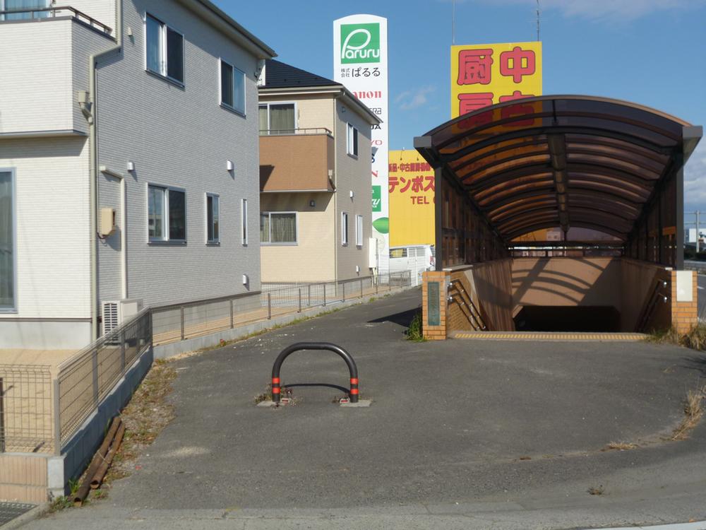 Other. By using the underground walkway around the site Kuwano with confidence to the elementary school you can from school