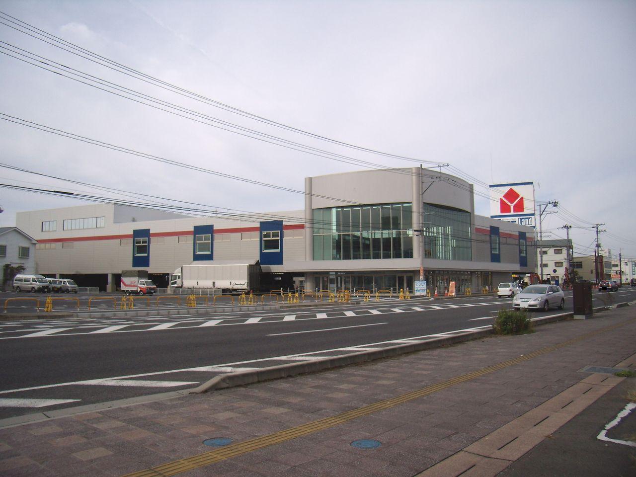 Home center. Yamada Denki Tecc Land New Koriyama Minami store up (home improvement) 1473m