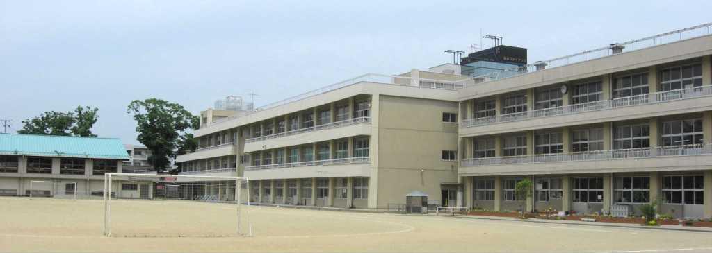 Primary school. 618m to Koriyama City Akagi elementary school (elementary school)