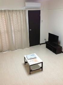 Living and room. Spacious room ☆ Floor is bright impression in the off-white