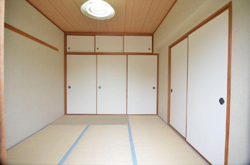 Living and room. Japanese-style room 6 quires