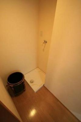 Other. Washing machine storage and dressing room space