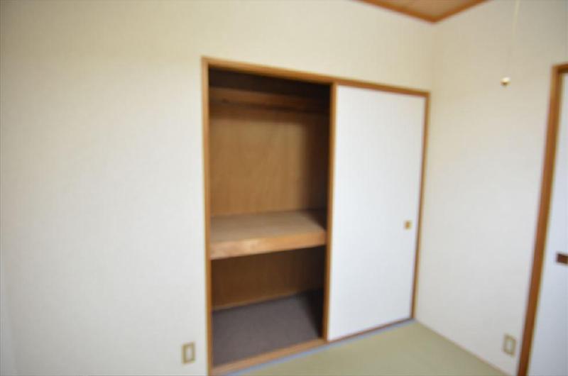 Receipt. Japanese-style room 4.5 Pledge storage