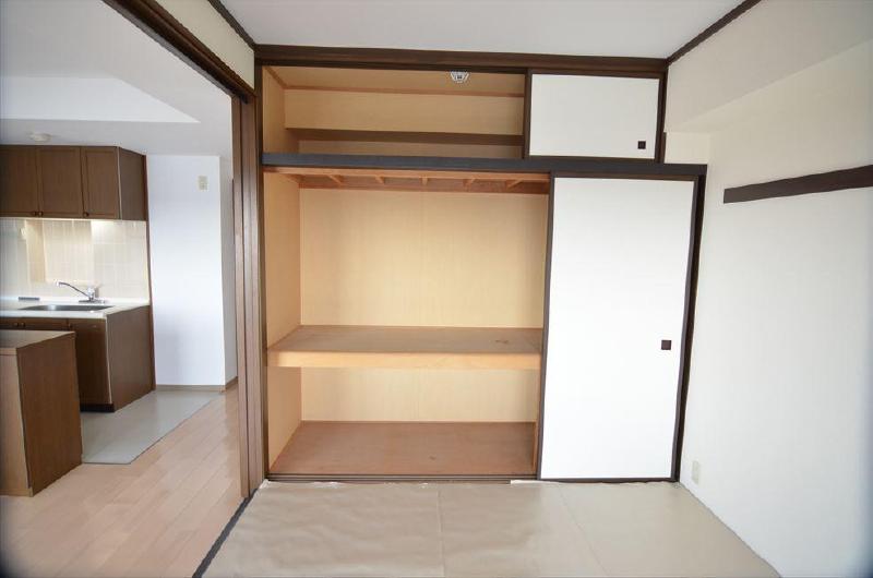 Receipt. Japanese-style room 6 quires storage