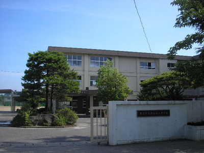 Junior high school. 240m to Koriyama Municipal first junior high school (junior high school)