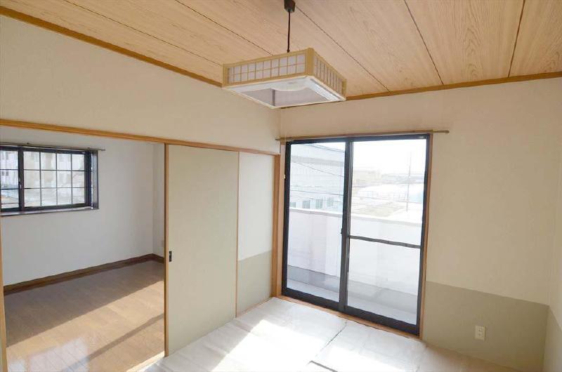 Living and room. Japanese-style room 6 quires