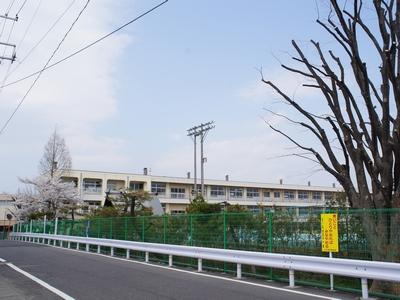 Junior high school. 1250m to Koriyama Municipal Koriyama first junior high school