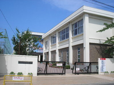 Primary school. Kaoru 150m up to elementary school (elementary school)