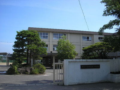 Junior high school. 300m to Koriyama first junior high school (junior high school)