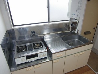 Kitchen. Gas stove is not in the equipment. (Leave-product)