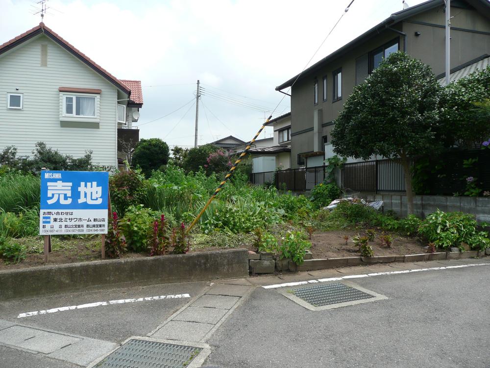 Local photos, including front road. Zensato elementary school is close, I hear the sound of bells. 