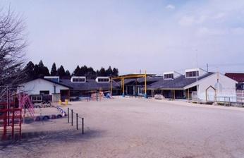 kindergarten ・ Nursery. Yabuki-machi to stand center kindergarten, About 280m