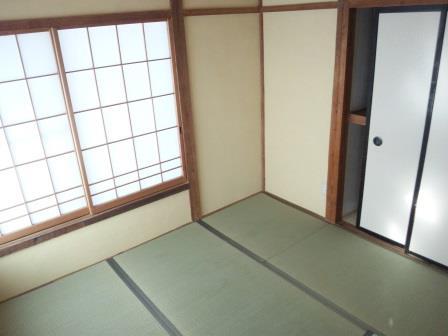 Non-living room. First floor Japanese-style room 4.5 Pledge, Tatami mat was exchange